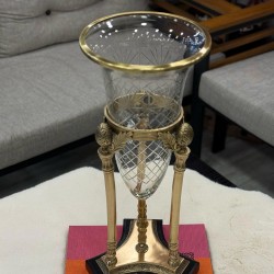 Mermer Tabanlı Pirinç Konik Camlı Ayaklı Vazo