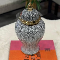 Porselen Çizgi Desenli Kapaklı Dekor Küp
