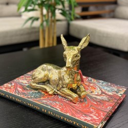 Metal Oturan Pirinç Dekor Geyik