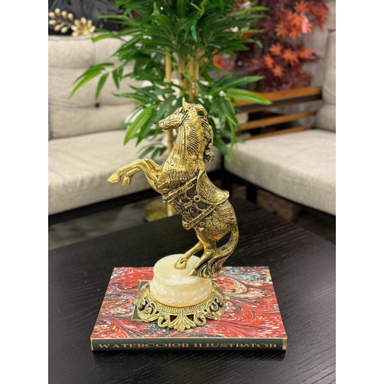 Mermer Kaideli Dekor Şahlanan Pirinç At Biblo