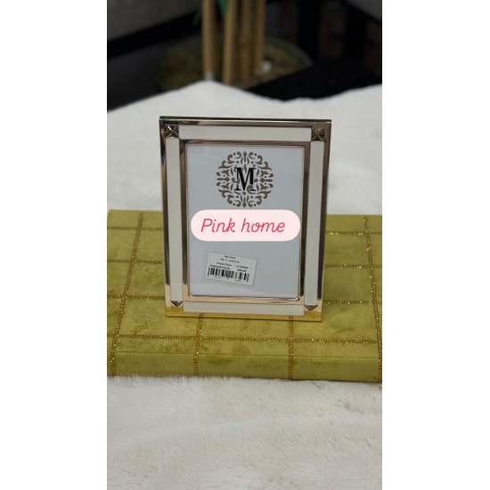 Metal Altın Renk Dekorlu Resim Çerçevesi