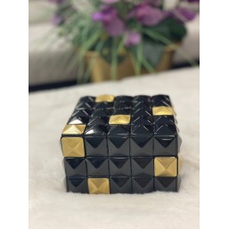 Orta Boy Siyah Altın Küp Dekorlu Kutu